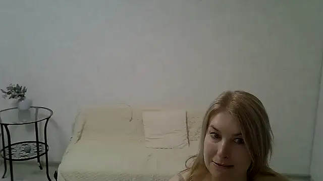 Opaldream online show from May 8, 2026, 9:53 pm