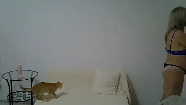 Opaldream online show from June 15, 2026, 6:43 pm