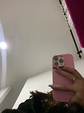 alison parkerr26 online show from March 7, 2026, 3:36 am