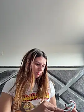 alison parkerr26 online show from March 18, 2026, 7:50 pm