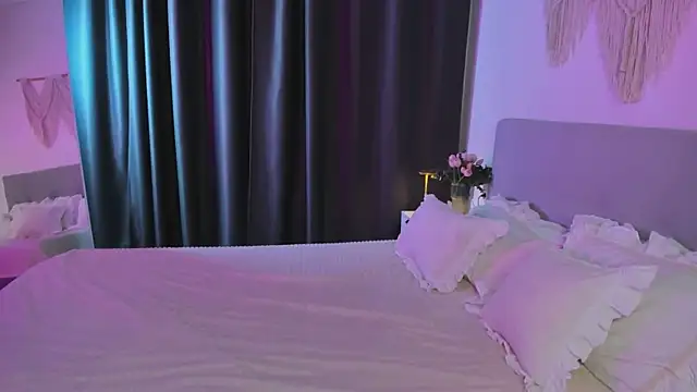 Tiffany  King online show from May 1, 2026, 5:34 am