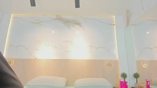 rebecca ponce  online show from March 17, 2026, 11:02 am