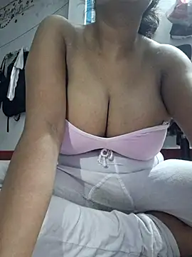 Snapshot of mistii07 chatting on July 28, 2026, 8:32 am mistii07 online show from July 28, 2026, 8:32 am