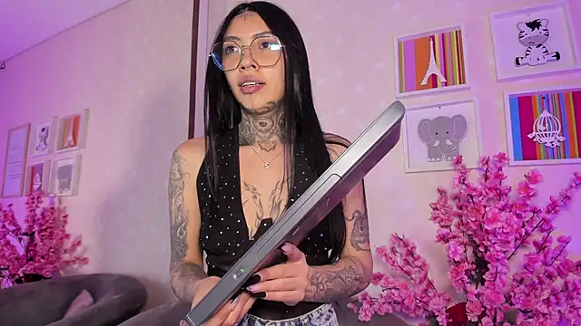 Ashley Blum  online show from March 20, 2026, 1:05 pm