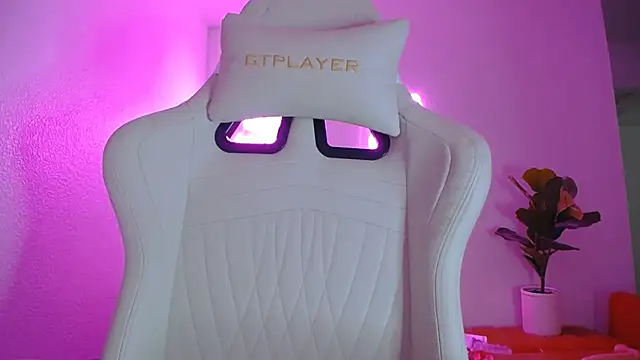 groovynights online show from February 10, 2025, 6:42 am