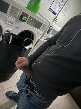 johnwickdhb970210 online show from February 9, 2026, 6:12 pm