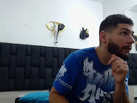 deyby hot online show from February 4, 2026, 7:09 pm