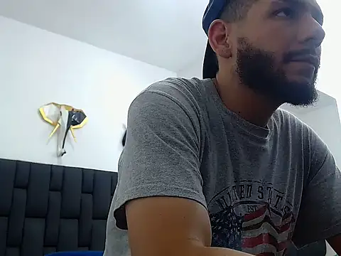 deyby hot online show from February 5, 2026, 7:29 pm