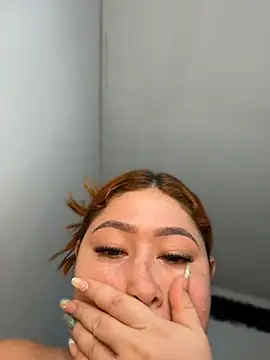 Snapshot of Rouse-Antonella_ chatting on May 17, 2026, 9:17 am Rouse-Antonella online show from May 17, 2026, 9:17 am