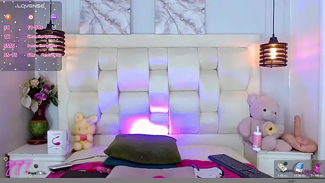 Snapshot of Sophia_Valentina chatting on June 12, 2026, 8:30 pm Sophia Valentina online show from June 12, 2026, 8:30 pm