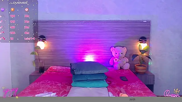 Snapshot of Sophia_Valentina chatting on June 25, 2026, 5:12 am Sophia Valentina online show from June 25, 2026, 5:12 am