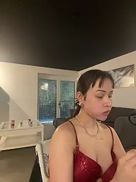 Just-Lilly online show from July 29, 2026, 4:16 pm