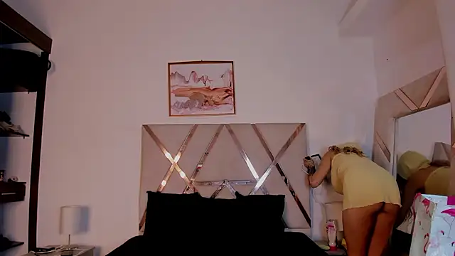 Lucia velez online show from March 10, 2026, 3:00 am