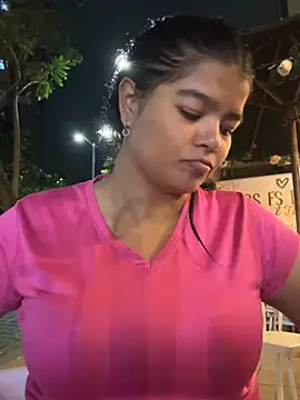 moonhelen online show from May 22, 2026, 1:57 am