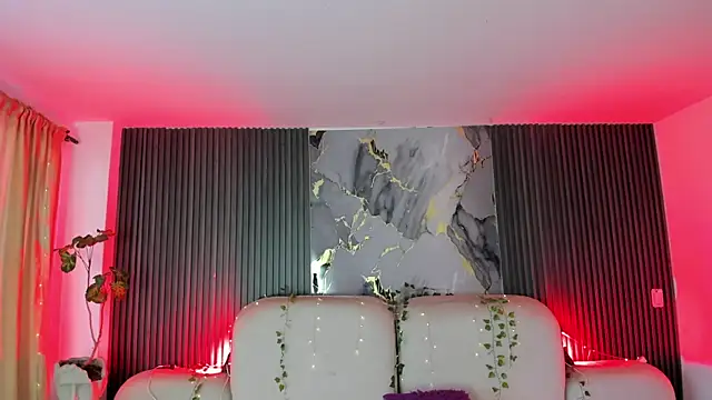 CarolineFyre online show from June 25, 2026, 12:53 pm
