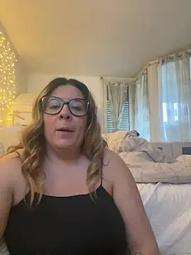 Snapshot of JasmineGlow7 chatting on March 6, 2026, 4:25 pm JasmineGlow7 online show from March 6, 2026, 4:25 pm