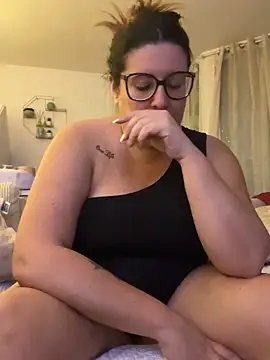 Snapshot of JasmineGlow7 chatting on March 14, 2026, 11:32 pm JasmineGlow7 online show from March 14, 2026, 11:32 pm