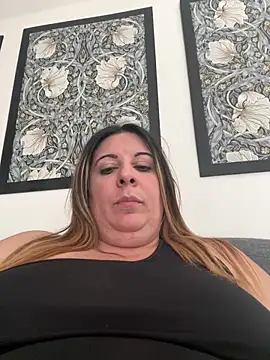 JasmineGlow7 online show from May 9, 2026, 1:49 pm