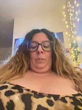 JasmineGlow7 online show from May 12, 2026, 9:12 pm