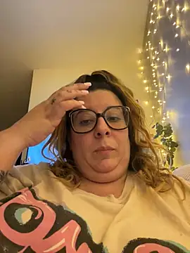 JasmineGlow7 online show from May 17, 2026, 9:55 pm