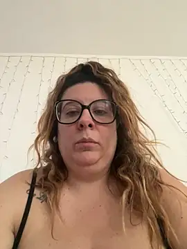 JasmineGlow7 online show from May 18, 2026, 1:17 pm