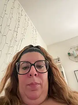JasmineGlow7 online show from May 24, 2026, 2:33 pm