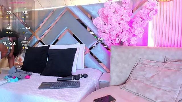 EmmaLovve online show from February 13, 2026, 2:29 am