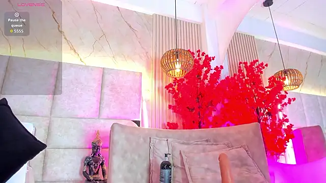 EmmaLovve online show from March 6, 2026, 2:30 am