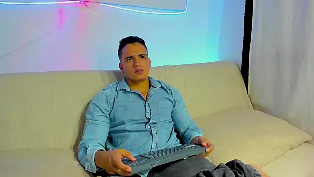 jhon nicolas online show from March 1, 2026, 10:01 pm