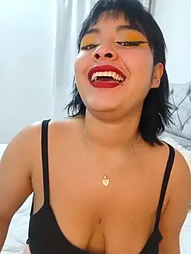 zoe love18 online show from April 24, 2026, 5:10 am