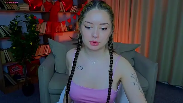 kate  rIna online show from February 11, 2026, 2:16 am