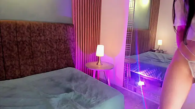 HannaWen  online show from February 18, 2026, 12:45 pm