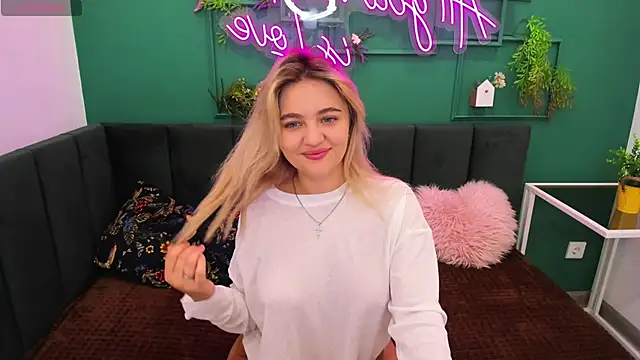 KatieBlossom  online show from February 2, 2026, 1:37 am