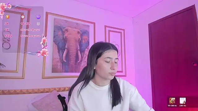 Snapshot of charlottee27_ chatting on July 10, 2026, 2:16 am charlottee27 online show from July 10, 2026, 2:16 am