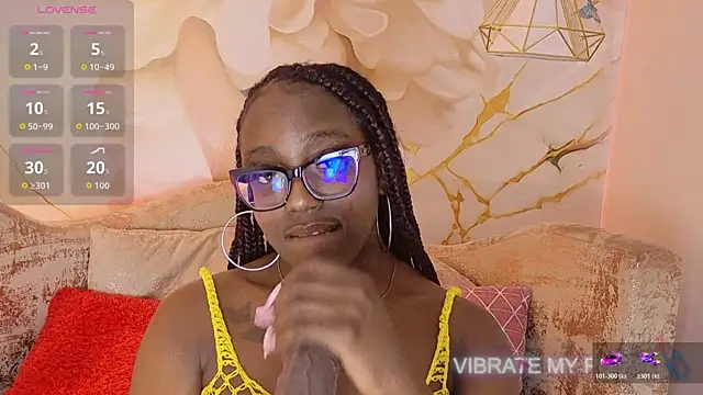 nylaroyale cr online show from June 14, 2026, 7:49 pm