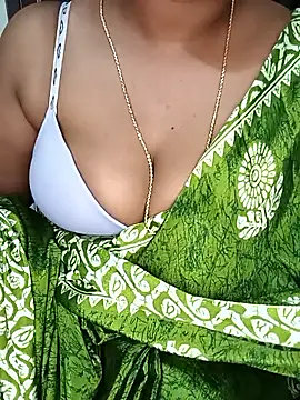 Snapshot of Chinnima143 chatting on March 16, 2026, 6:12 pm Chinnima143 online show from March 16, 2026, 6:12 pm