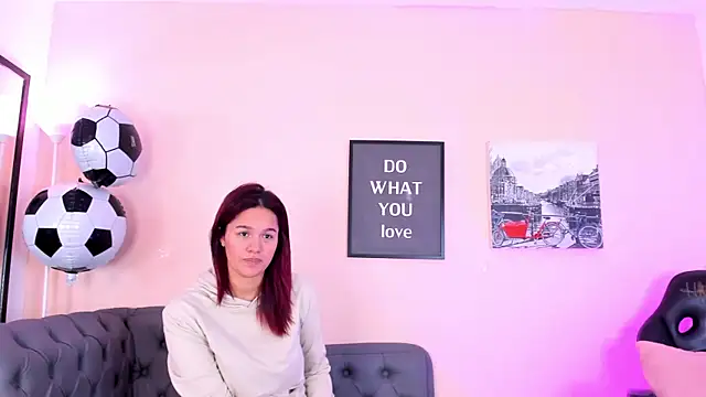 victoriazans online show from June 17, 2026, 12:29 pm