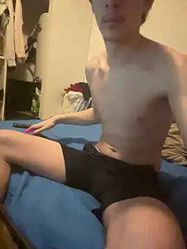 Snapshot of leh31l chatting on March 7, 2026, 7:44 pm leh31l online show from March 7, 2026, 7:44 pm