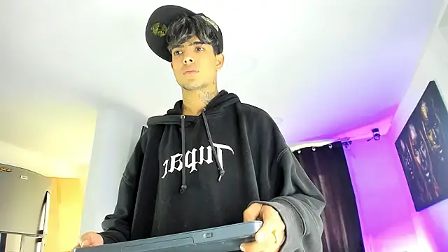 miguel aguirre  online show from March 3, 2026, 12:33 pm