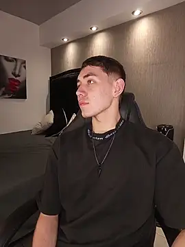 VictorMagnus online show from February 4, 2026, 8:25 pm