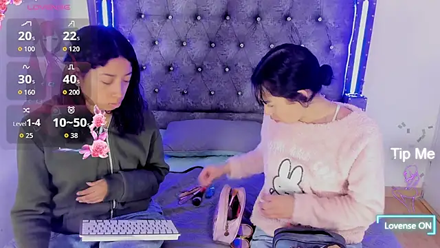 Naughty Elegance online show from February 4, 2026, 12:55 pm