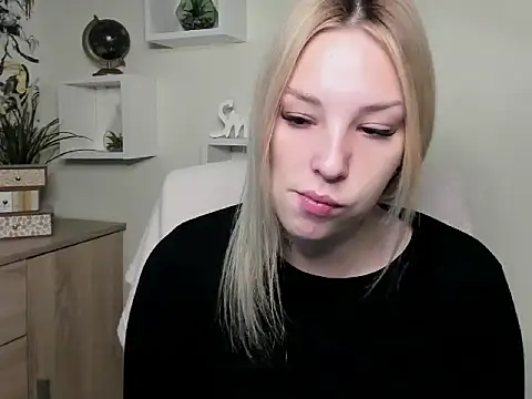 VelvetAngela online show from March 9, 2026, 6:39 am