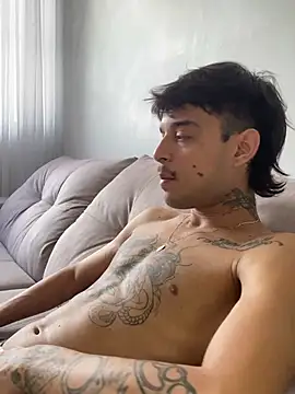 ruffvip online show from February 5, 2026, 2:11 pm