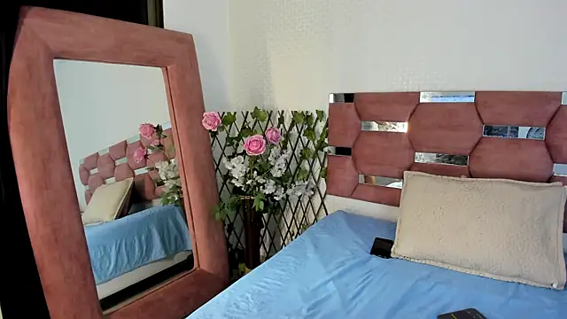 Snapshot of GrettaRouse chatting on May 8, 2026, 7:52 pm GrettaRouse online show from May 8, 2026, 7:52 pm