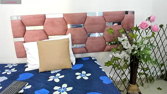 Snapshot of GrettaRouse chatting on June 10, 2026, 8:08 pm GrettaRouse online show from June 10, 2026, 8:08 pm