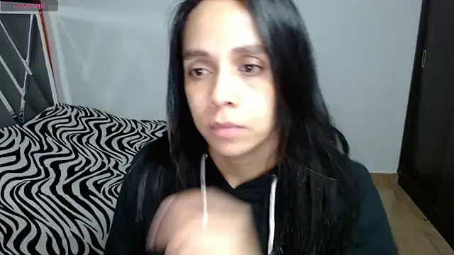 paula lopez   online show from May 5, 2026, 12:29 am