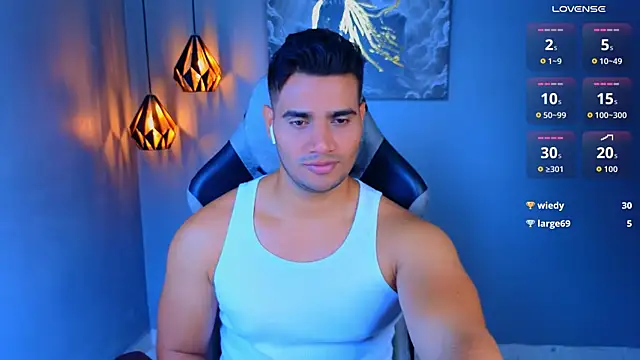 AndresRodriguez1 online show from May 1, 2026, 2:32 pm