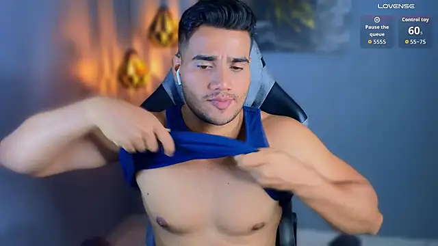 AndresRodriguez1 online show from May 4, 2026, 12:50 am