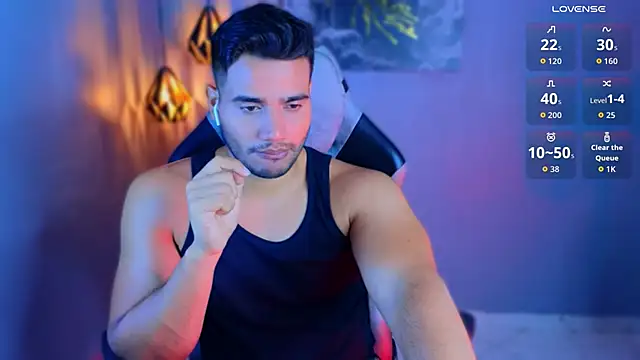 AndresRodriguez1 online show from May 6, 2026, 11:32 pm