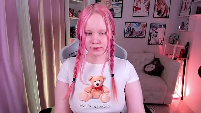 AnnieVibe online show from March 3, 2026, 5:41 pm